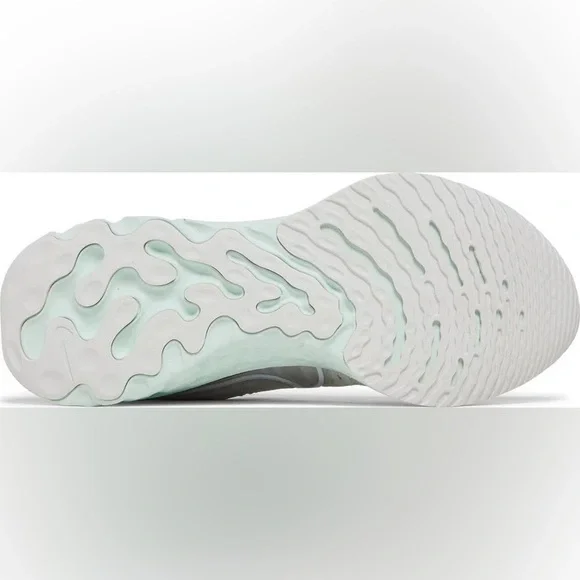 Nike React Infinity Run Flyknit 2 'Platinum Tint' - Picture 5 of 6